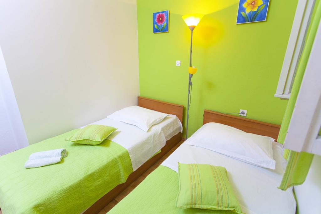 Carolija Apartment Makarska Bilik gambar